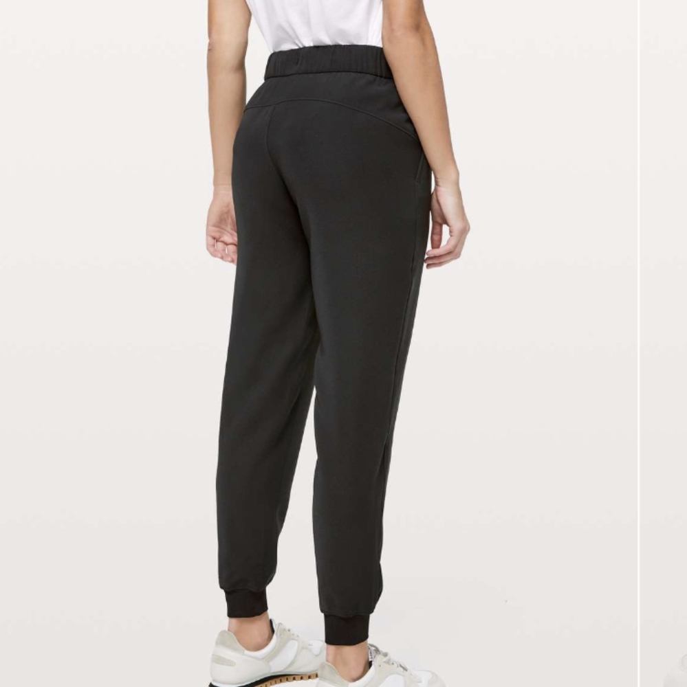 Lululemon On The Fly Jogger Black